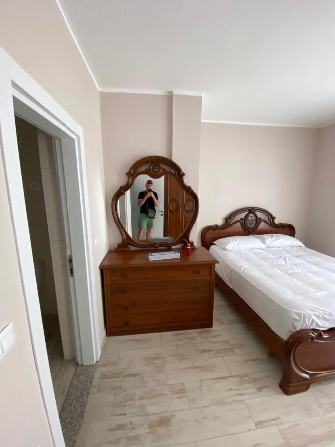 Apartment 2+1 Center Of Shkoder Luaran gambar