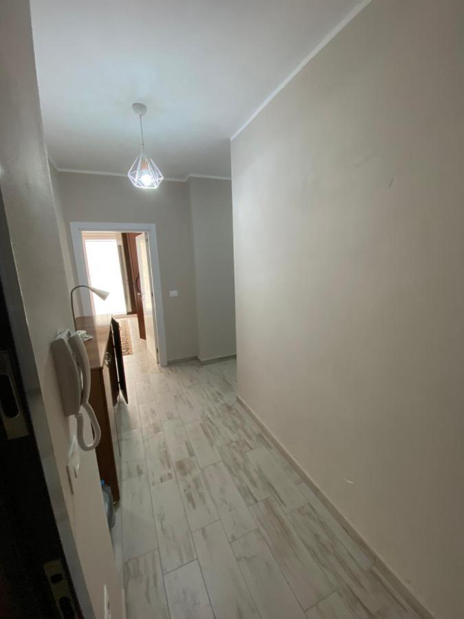 Apartment 2+1 Center Of Shkoder Luaran gambar